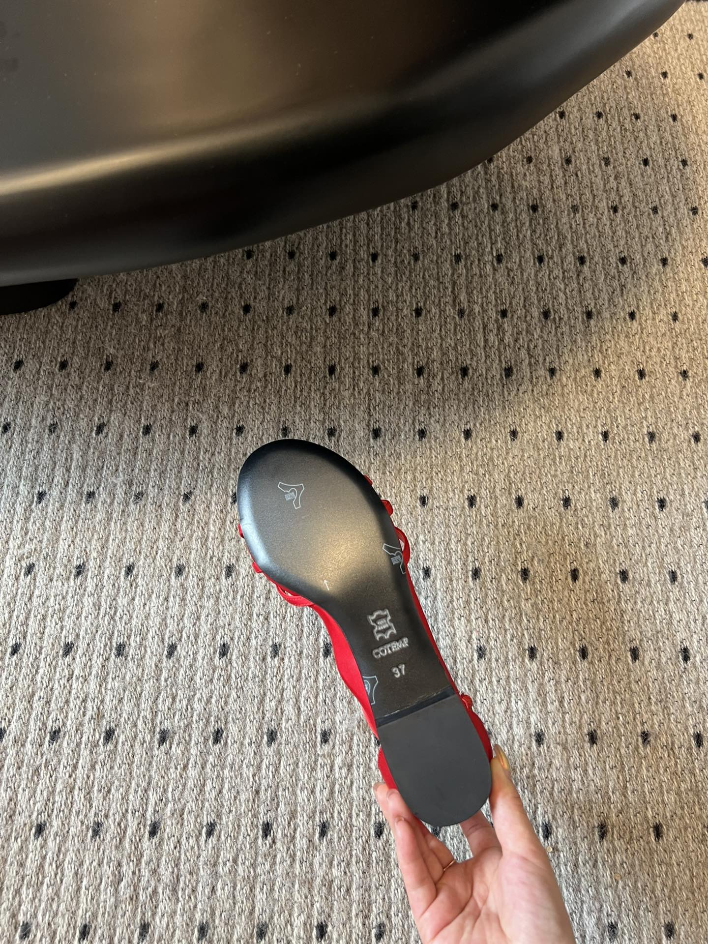 
COTEMP·24/ 春夏绝美凉鞋

Regalo细带凉鞋 这个品牌的鞋真的很难不爱
超精致百搭 夏季