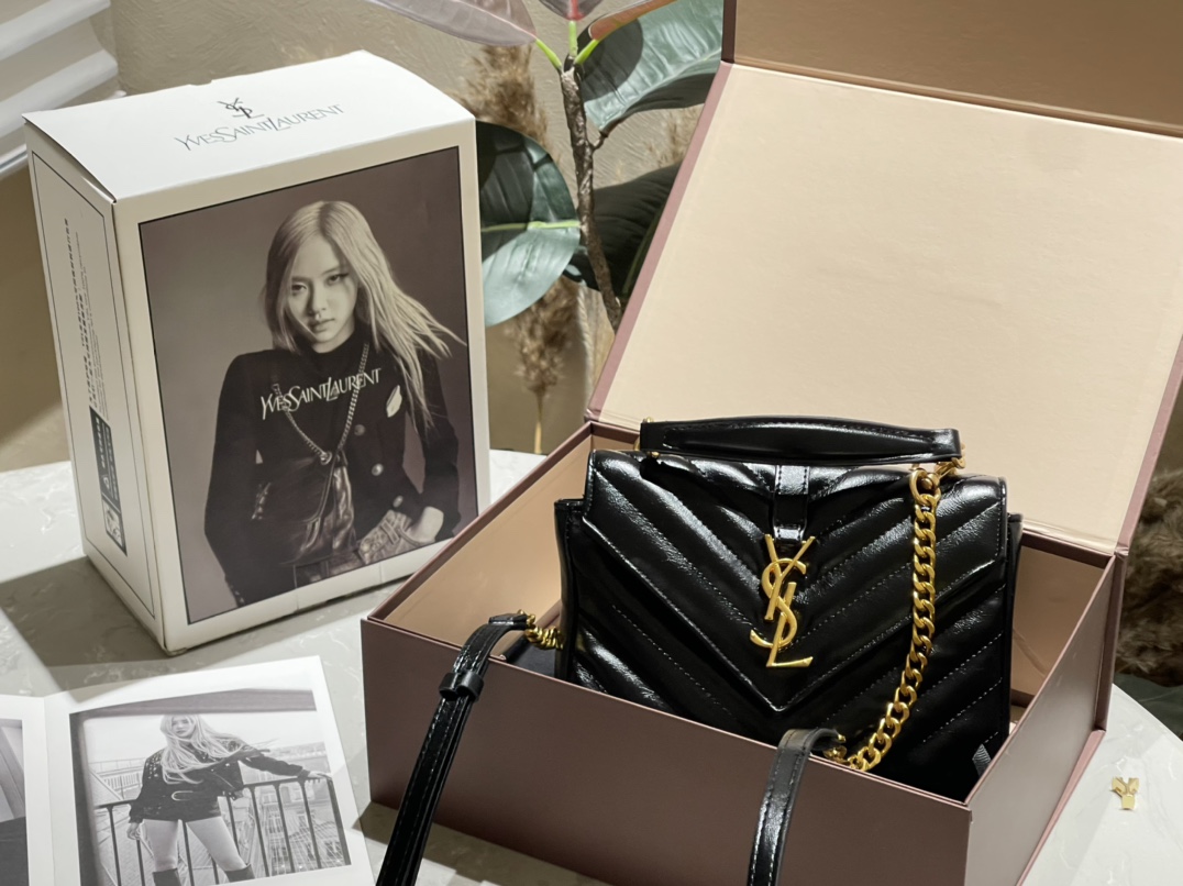 Yves Saint Laurent Crossbody & Shoulder Bags Black Vintage Chains