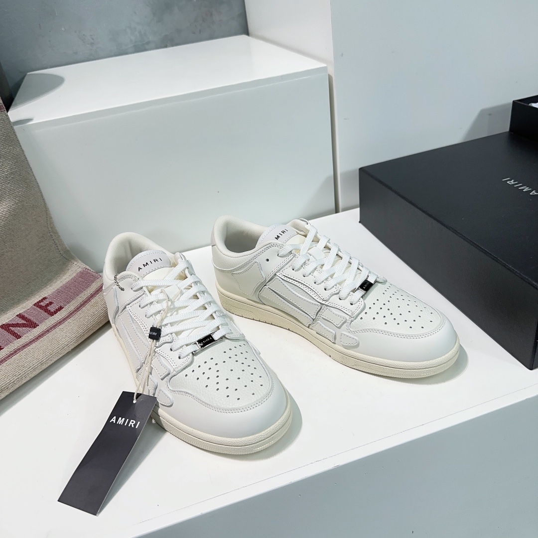 “AmiR 24: High Quality Classic Shoes with Unique Skull Design, Comfortable and Stylish!” - 图片 1