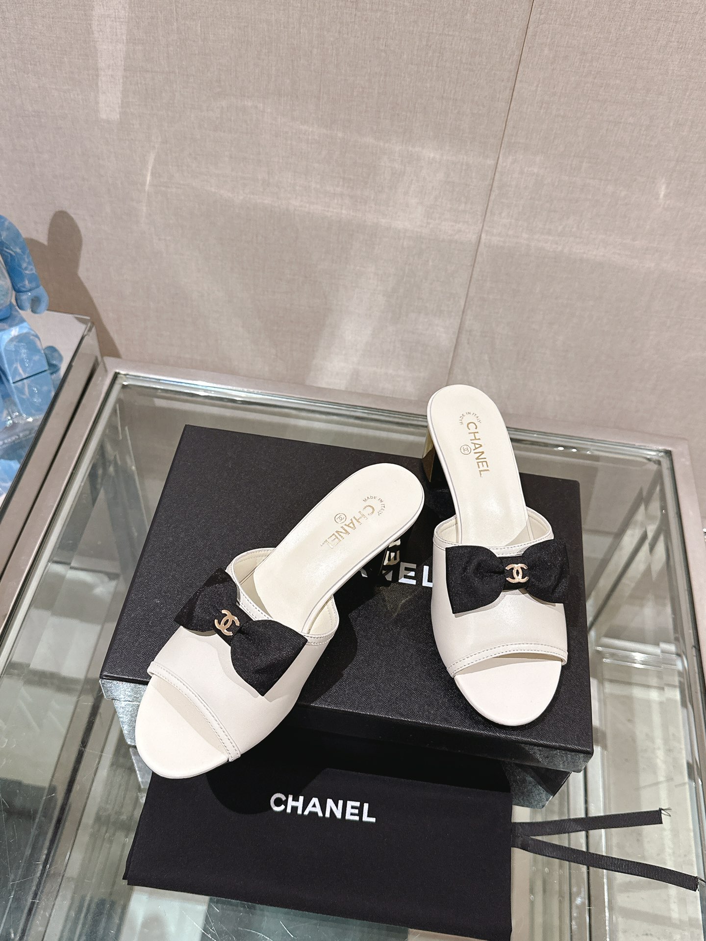 Chanel 24Ss夏季新款CHANE*小香蝴蝶结金属粗跟一字凉拖鞋
