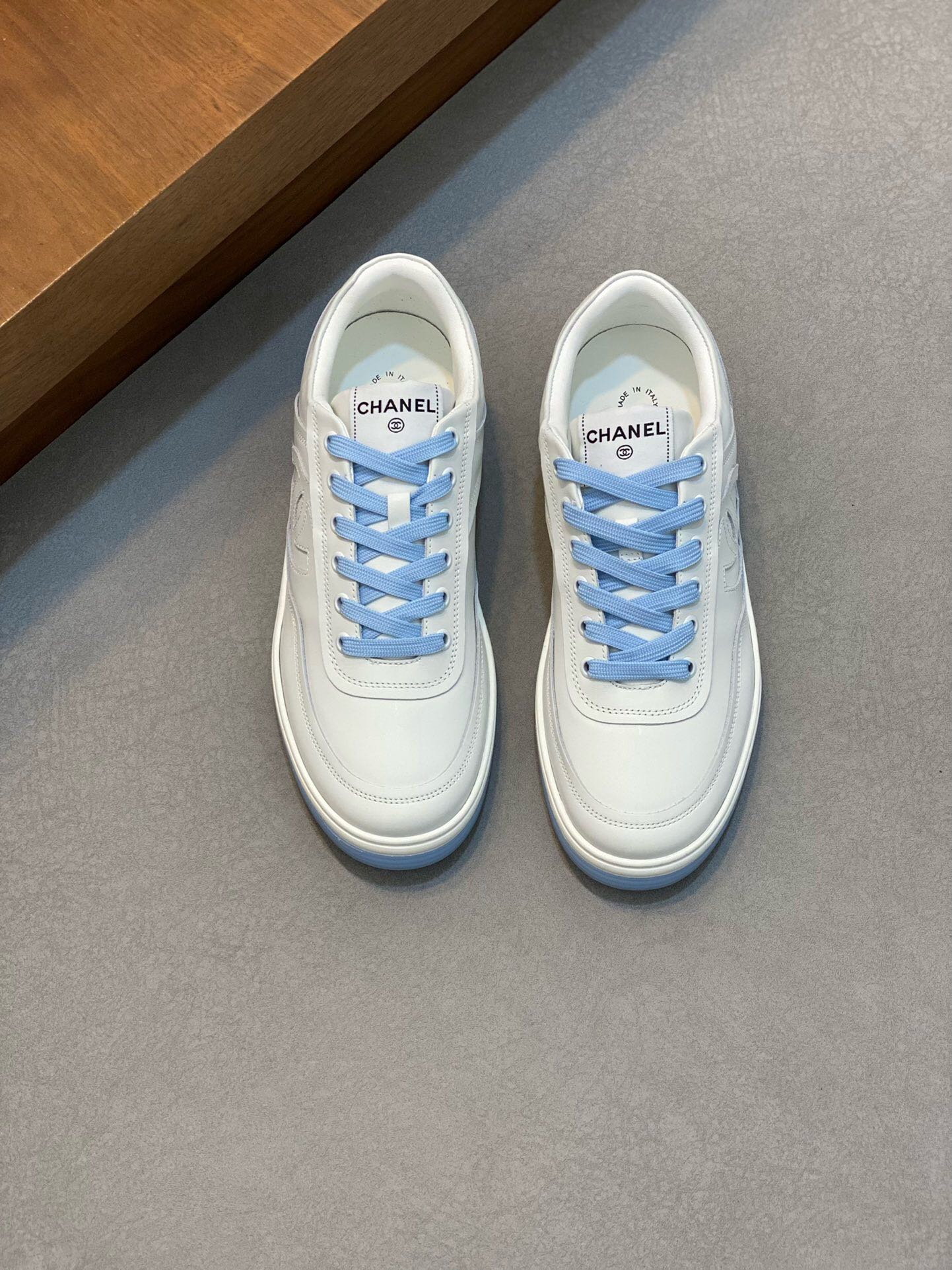 NO:217194,Brand CHANEL original color matching Size 39-44 Custom made 38.45 Price Material Chanel New Chanel super popular sports shoes Matched with casual wear, super good-looking Fabric calfskin   shoe body logo Multiple color combination   edge material design sense Breathable and comfortable inner Fashionable essence must be entered, Chanel sports shoes, chanel, chanel, sneakers, cowhide19860909品牌CHANEL 颜色原版配色 码数39-44定做38.45 价格 材质Chanel 新款 香奈儿超爆款运动鞋 搭配休闲装,超级好看 面料小牛皮 鞋身logo 多种拼色 边料的设计感 透气舒适内里 时髦精必入,香奈儿 运动鞋,chanel,chanel,sneakers,cowhide,Men's shoes