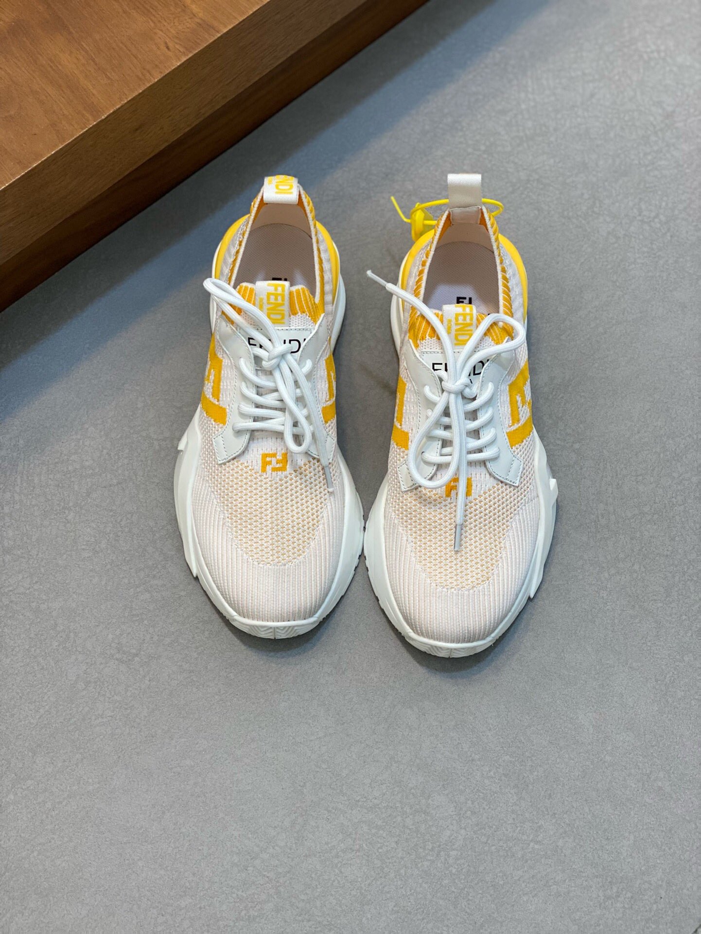 NO:218281,Brand FENDI color original color matching Size 39-44 Custom made 38.45. Price Material new Fendi style Boutique casual shoes Original high-quality upper flying weaving, breathable mesh footbed style fashionable, dynamic original Fendi comfortable sole Simple and elegant sports and leisure, Fendi casual shoes, fendi, fendi19860909品牌FENDI 颜色原版配色 码数39-44定做38.45. 价格 材质芬迪新款 精品休闲鞋 原版高品质鞋面飞织制作 透气网布垫脚版型时尚 动感十足原版芬迪舒适大底 简洁大方运动休闲,芬迪休闲鞋,fendi,fendi,Men's shoes