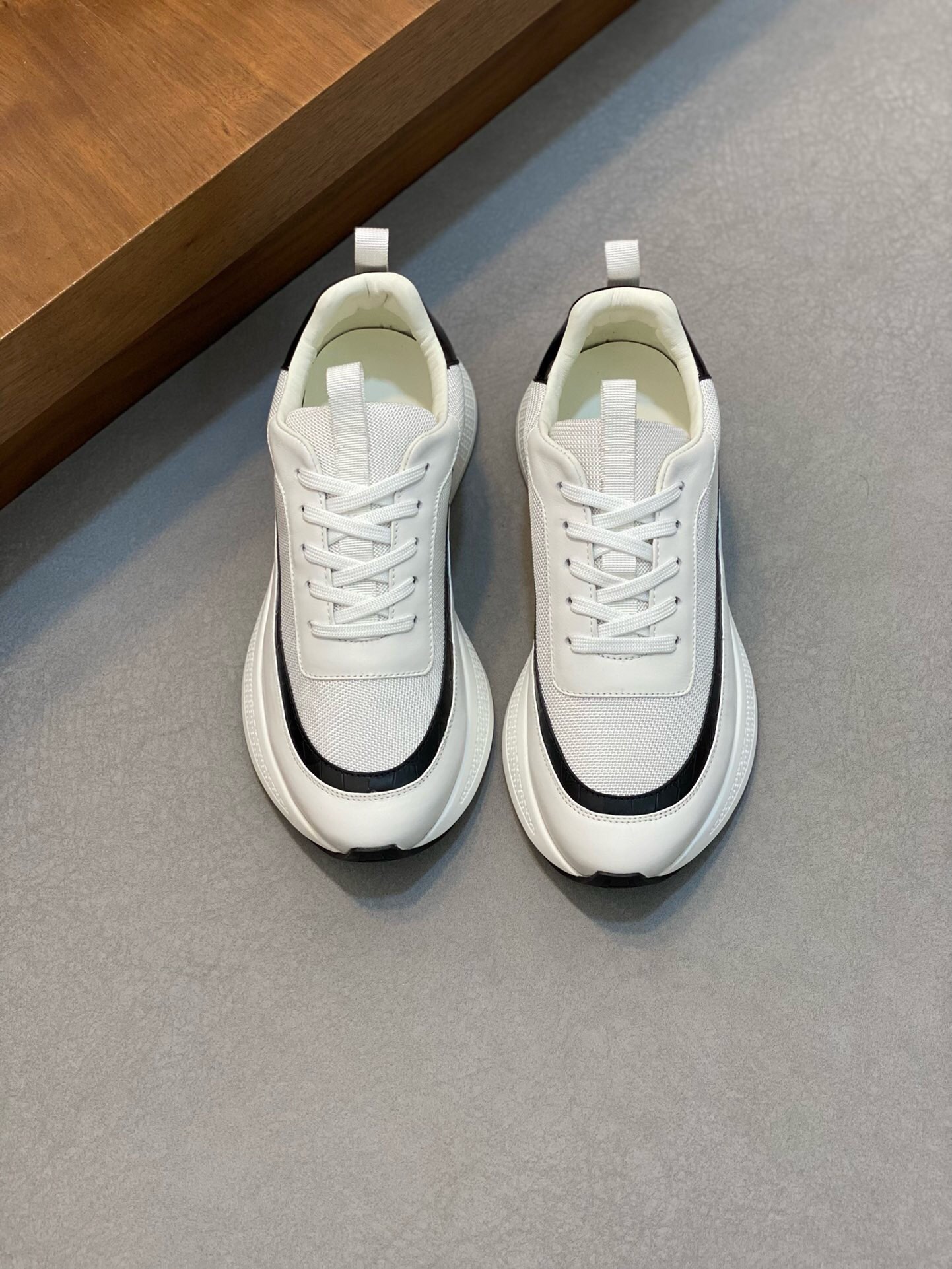 NO:218443,Brand HERMES original color matching, size 39-44 customized 38.45 price, new Hermes style, boutique sports shoes, original color-blocking cowhide upper to create a full cowhide footbed cowhide inner style, full dynamic original Hermes comfortable sole, simple and generous sports and casual, Hermes casual shoes, hermes, hermes, sneakers, cowhide19860909品牌HERMES 颜色原版配色 码数39-44定做38.45 价格 材质爱马仕新款 精品运动鞋 鞋面原版拼色牛皮鞋面打造全牛皮垫脚牛皮内里版型时尚 动感十足原版 爱马仕舒适大底 简洁大方运动休闲,爱马仕 休闲鞋,hermes,hermes,sneakers,cowhide,Men's shoes