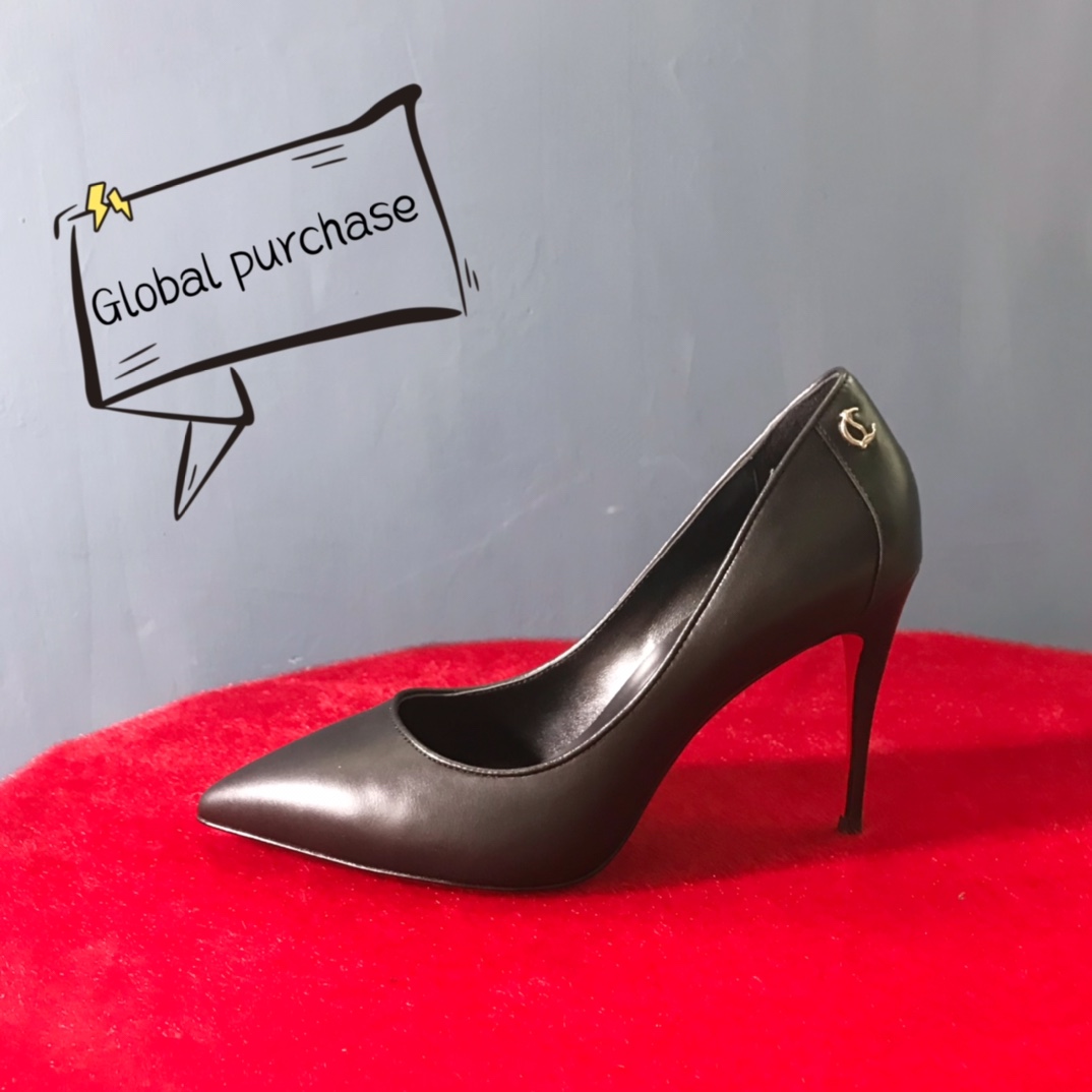NO:100088,High-end custom classic series!  H10Cm, size 34-42. Genuine leather big sole. 9033-044 Black medium leather, black sheepskin, official website synchronization Standard European code Reference: 9033-044 Color:black/black Material:patent leather Lining:goat leather Heel height:10Cm Sole:leather sole Size:EUR 34-42 (US 4-11):,,christian louboutin,sheepskin,Leather soles19860909高端订制 精典款系列！ H10Cm,尺码34-42码.真皮大底.9033-044黑中皮,黑羊皮里,官网同步 标准欧码 Reference:9033-044 Color:black/black Material:patent leather Lining:goat leather Heel heigh:10Cm Sole:leather sole Size:EUR 34－42（US 4一11) :,,christian louboutin,sheepskin,Leather soles,Women's Shoes
