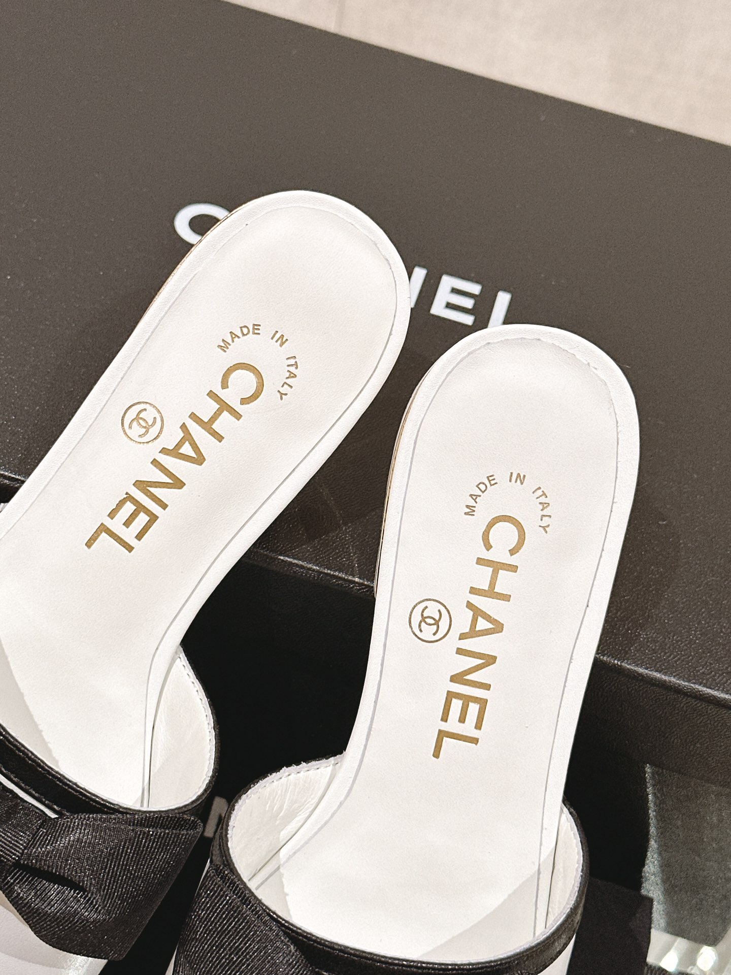 Chanel 24Ss夏季新款CHANE*小香蝴蝶结平底凉拖鞋