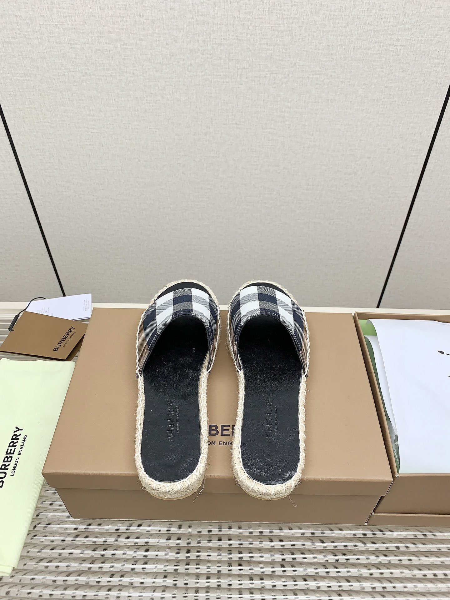 High-Quality Fisherman’s Shoes for Couples: Pablo’s Latest Synchronized Design with Italian Waterproof Fabrics. - 图片 6