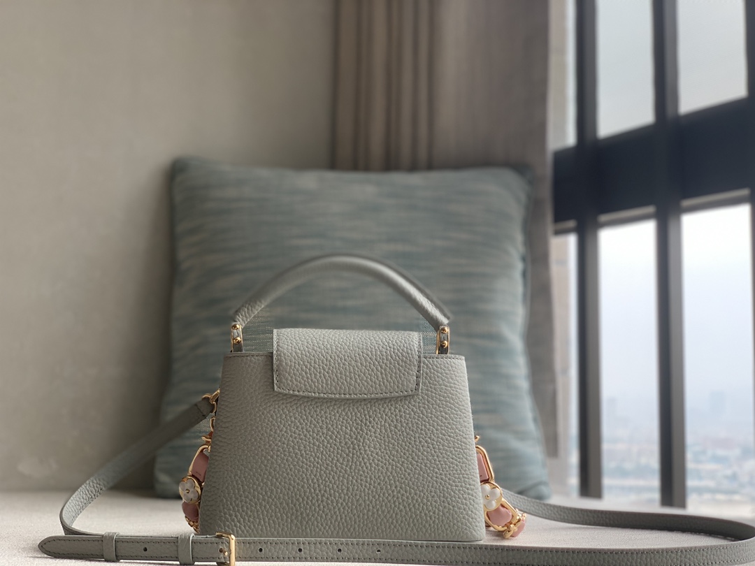 Louis Vuitton LV [Capucines Mini Handbag] M23363 23280 Gray