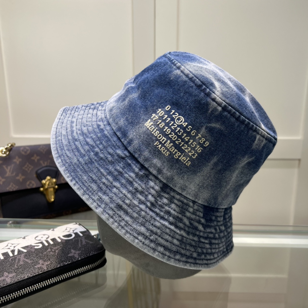 NO:196959,With dust bags, trendy brands, new and new works incorporate special fabrics, with profound style, fashionable and high-end style, and full of retro style. The splicing of every detail is a masterpiece, breaking the tradition of baseball caps, loves loves limited edition!  Hat fisherman hat baseball hat knit hat, hat, espadrilles,hats19860909配防尘袋 潮牌 新款新作融入了特色面料,风格深邃、时尚、高级,复古风十足每处细节的拼接都是匠心之作,打破棒球帽的传统,爱了爱了限量发售！帽子渔夫帽棒球帽针织帽,帽子,espadrilles,hats,hat