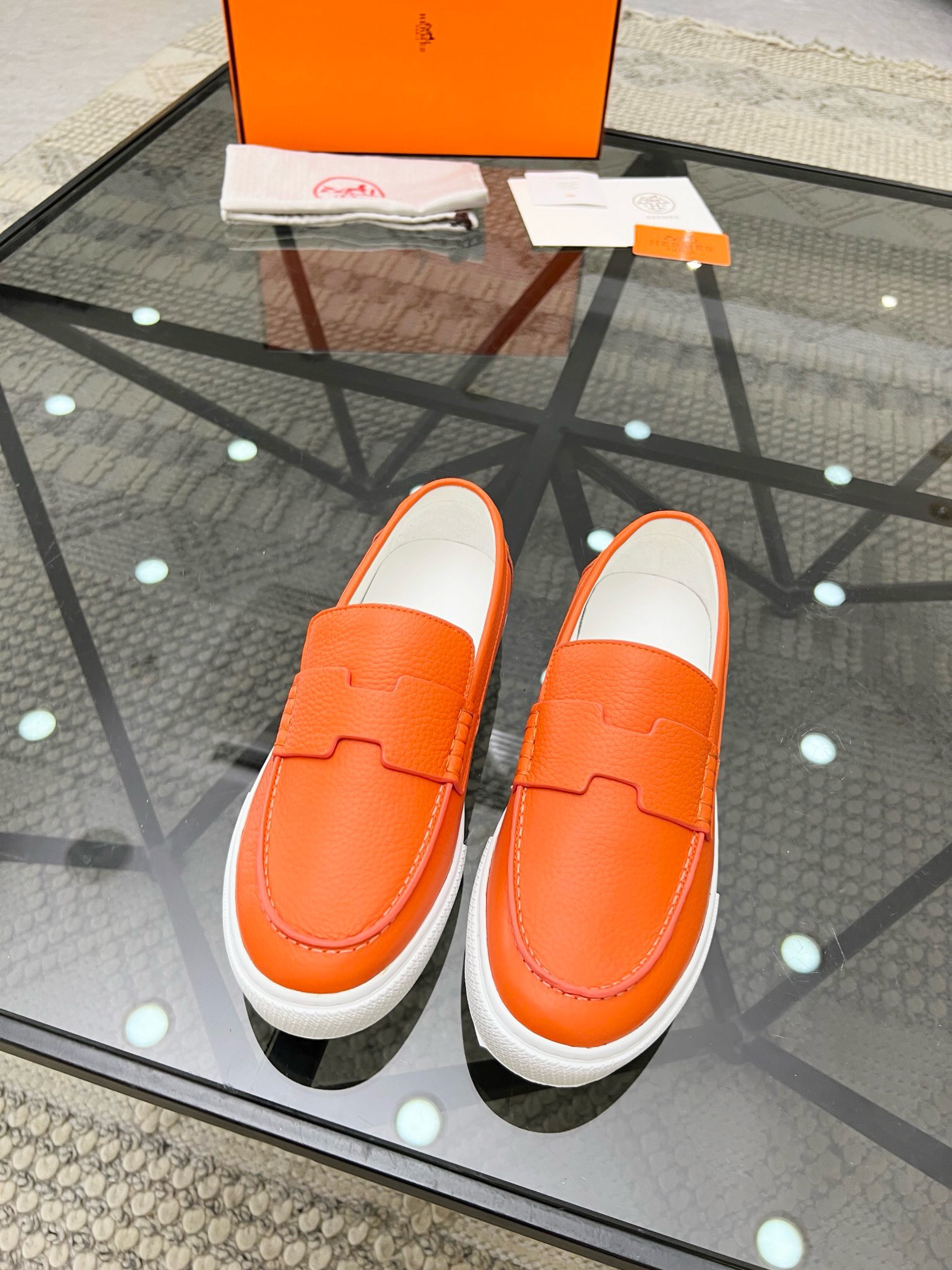 NO:218698,Brand HERMES original color matching Number of 38-44 Standard code Price Material Hermes new style Boutique casual shoes Upper cowhide creates full cowhide footbed cowhide inner style fashionable dynamic original Hermes comfortable sole Simple and generous sports and casual, Hermes casual shoes, hermes, hermes, cowhide19860909品牌HERMES 颜色原版配色 码数38-44 标准码 价格 材质爱马仕新款 精品 休闲鞋 鞋面牛皮打造全牛皮垫脚牛皮内里版型时尚 动感十足原版 爱马仕舒适大底 简洁大方运动休闲,爱马仕 休闲鞋,hermes,hermes,cowhide,Men's shoes