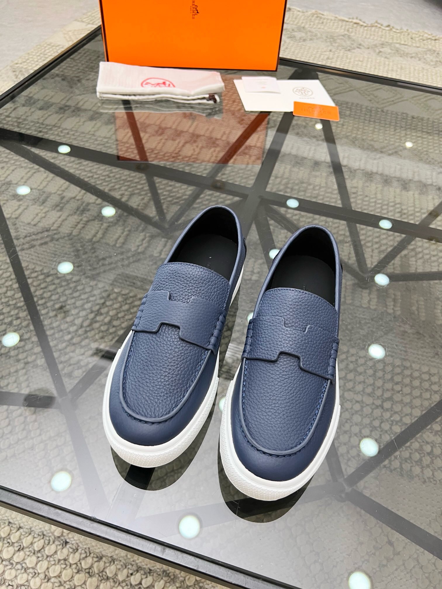 NO:217161,Brand HERMES original color matching Number of 38-44 Standard code Price Material Hermes new style Boutique casual shoes Upper cowhide creates full cowhide footbed cowhide inner style fashionable dynamic original Hermes comfortable sole Simple and generous sports and casual, Hermes casual shoes, hermes, hermes, cowhide19860909品牌HERMES 颜色原版配色 码数38-44 标准码 价格 材质爱马仕新款 精品 休闲鞋 鞋面牛皮打造全牛皮垫脚牛皮内里版型时尚 动感十足原版 爱马仕舒适大底 简洁大方运动休闲,爱马仕 休闲鞋,hermes,hermes,cowhide,Men's shoes