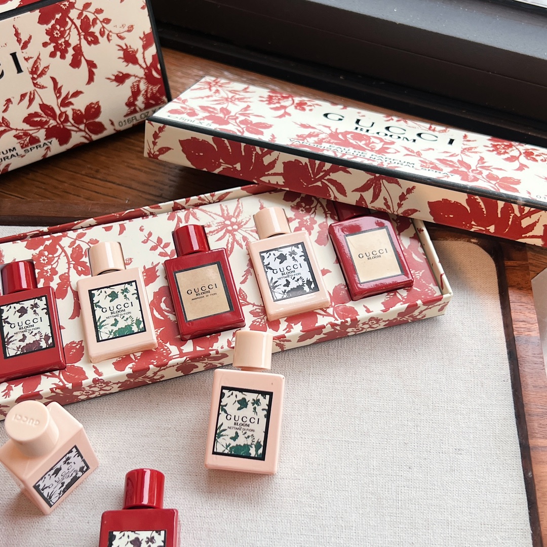 affinity and long-lasting fragrance effectAfter spraying, the fragrance - Perfume 5