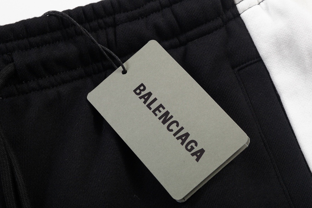 巴黎世家/Balenciaga 夏季 经典字母刺绣两侧拼接休闲短裤