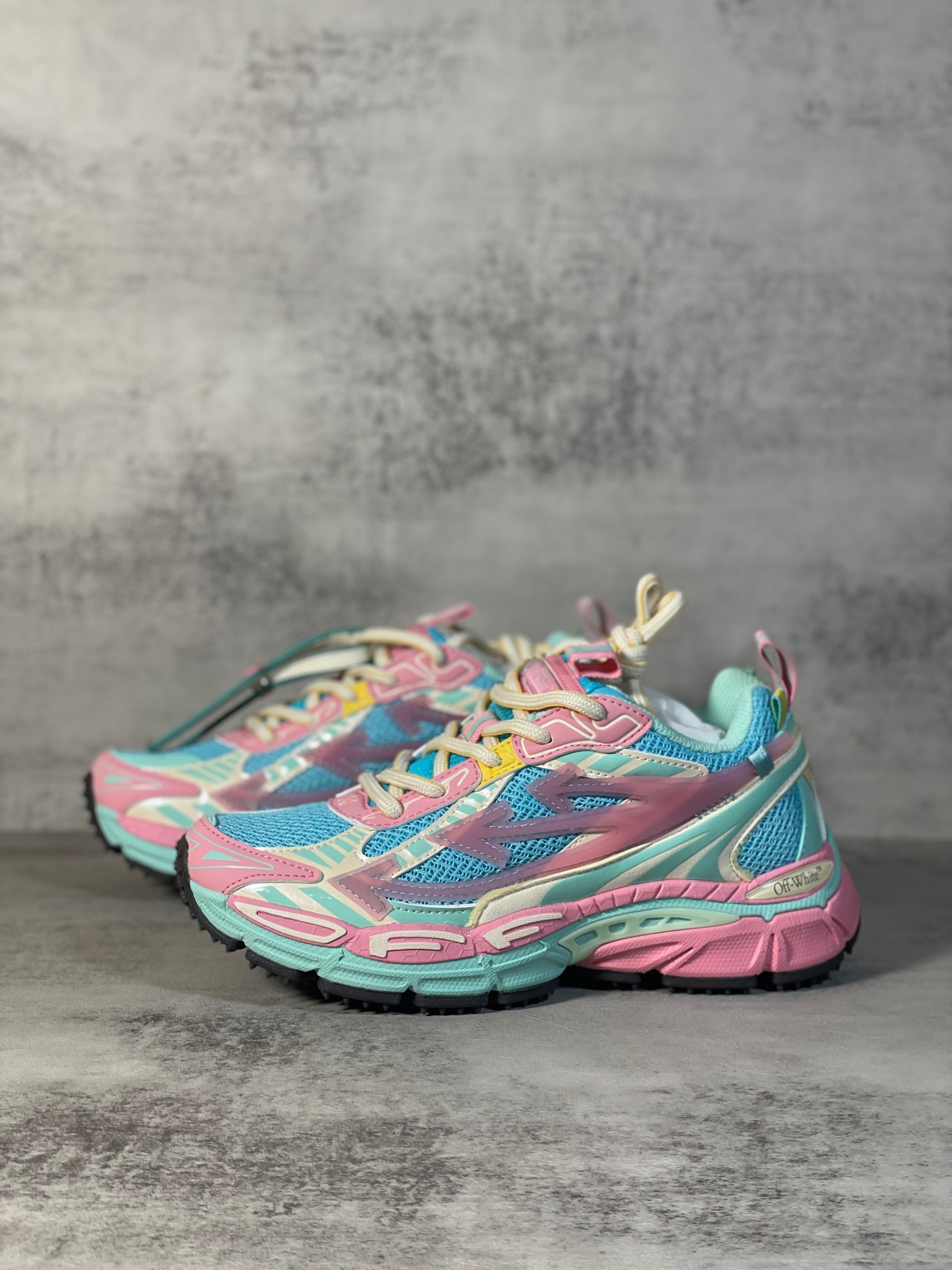 Off-White 2024 Retro Running Shoes - Lightweight, Breathable, and Stylish 4 a1714125198726 5750