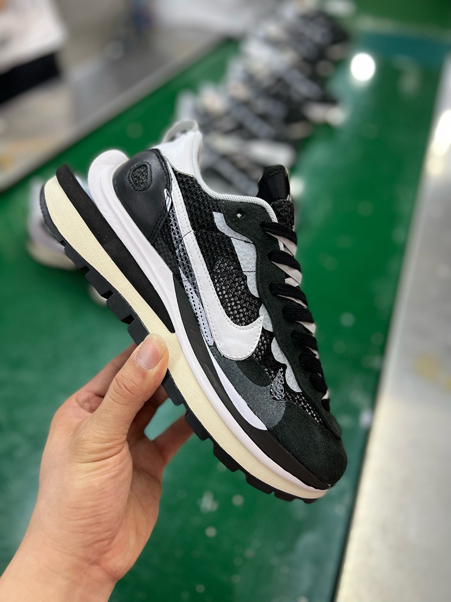 MiniCost Shoe 2