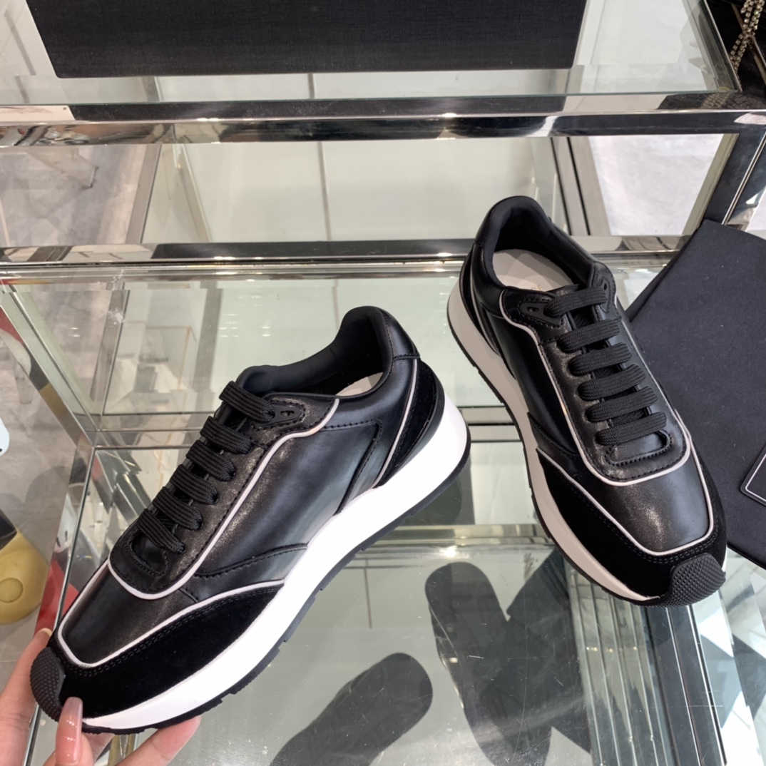 Versace Van Sage Milano Series: Luxury Sneakers for Couples with Unique Design - 图片 3