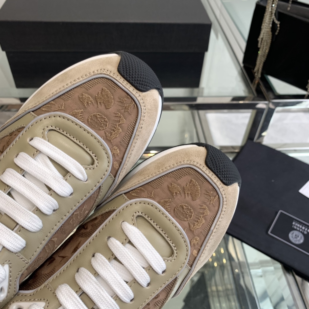 Versace Van Sage Milano Couples’ Sneakers: Luxurious, Youthful, Dynamic Mix - 图片 6