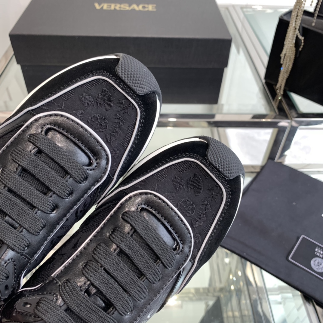 Versace Van Sage Milano Sneakers: Luxury Couples’ Running Shoes with Unique Design - 图片 6