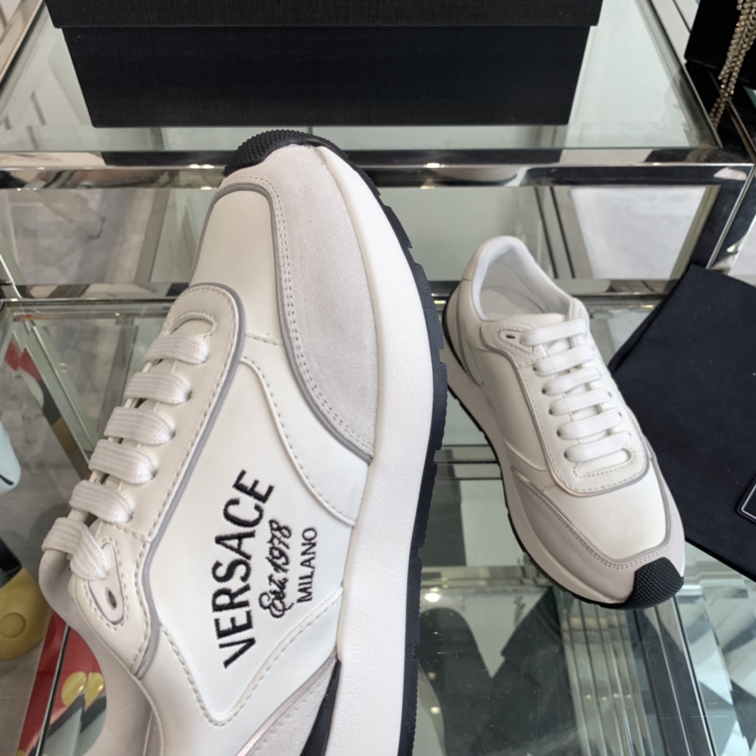 Versace Van Sage Milano Series: Luxury Couples’ Sneakers with Youthful Elements - 图片 5