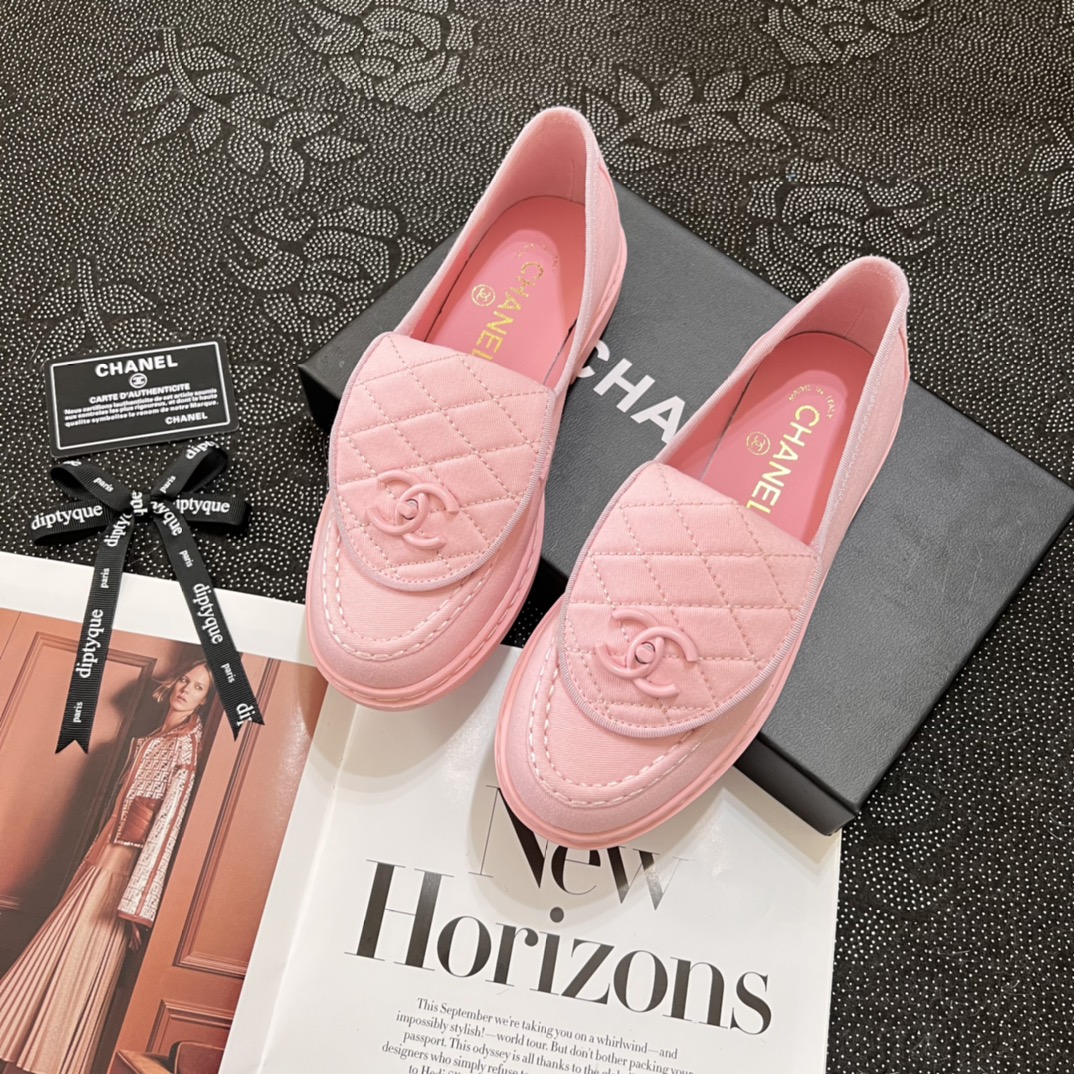 Chanel Buty codzienne Skórzane Buty Oxford Różowy Biały Prawdziwa skóra Skóra patentowa owcza Kolekcja letnia Casual