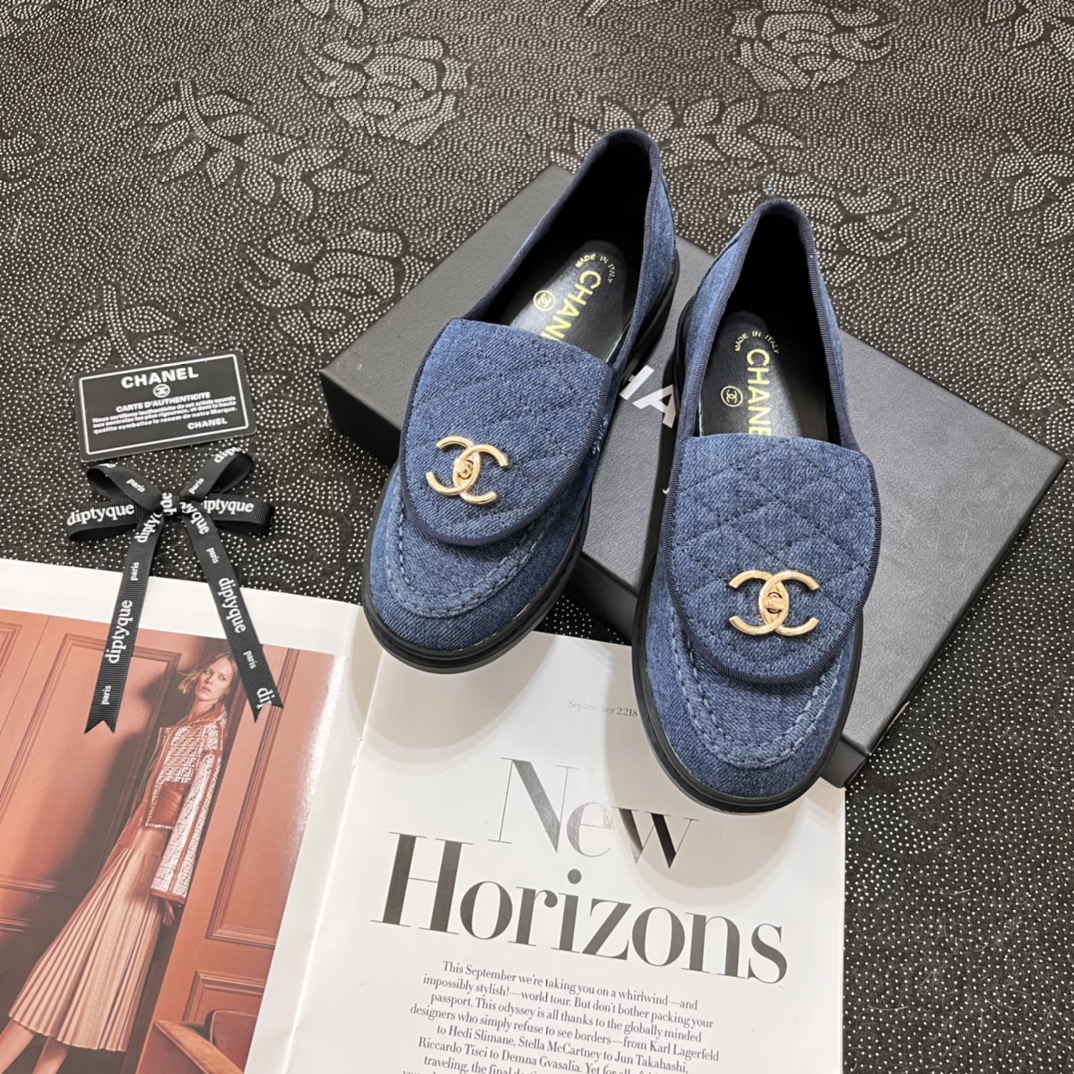 Chanel Buty codzienne Skórzane Buty Oxford Różowy Biały Prawdziwa skóra Skóra patentowa owcza Kolekcja letnia Casual