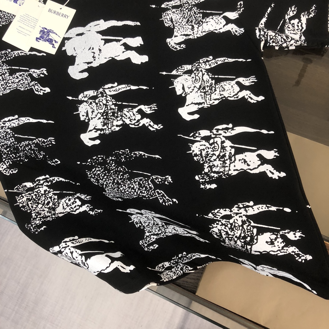 BUR*BERRY Burberry Pablo BBR 2024 T-Shirt Collection: Comfortable, Stylish, and Inspired by Battle Horses - 图片 7