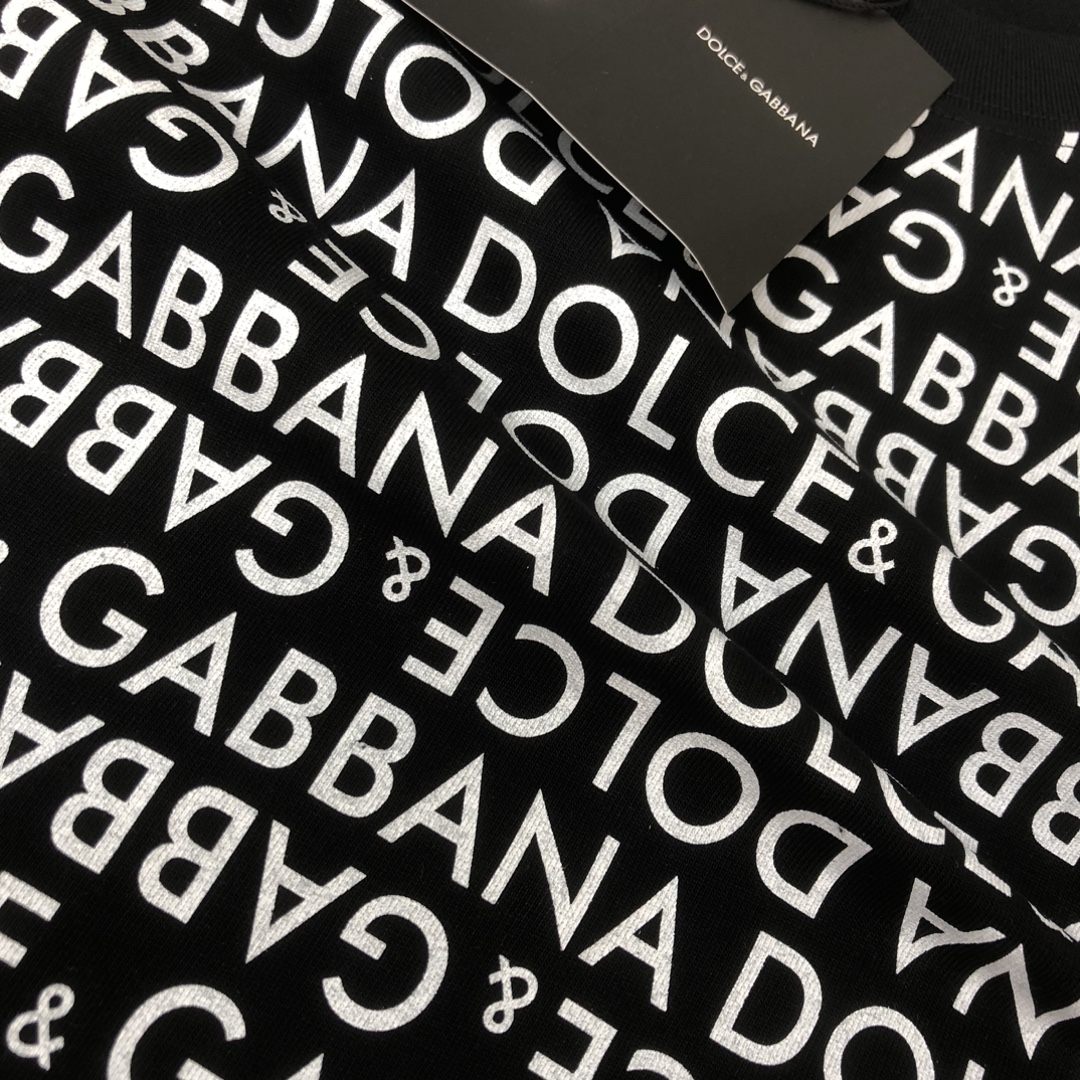 Luxury Logo T-shirt: Dolce & Gabbana 24s for High-end Comfort - 图片 5