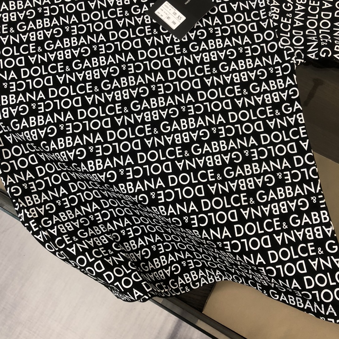 Luxury Logo T-shirt: Dolce & Gabbana 24s for High-end Comfort - 图片 7
