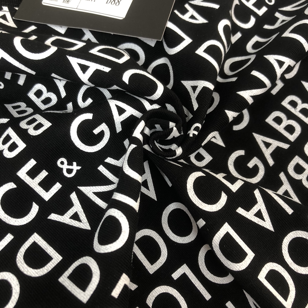 Luxury Logo T-shirt: Dolce & Gabbana 24s for High-end Comfort - 图片 6