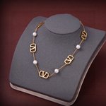 Replcia Cheap From China
 Valentino Jewelry Necklaces & Pendants Gold Fashion