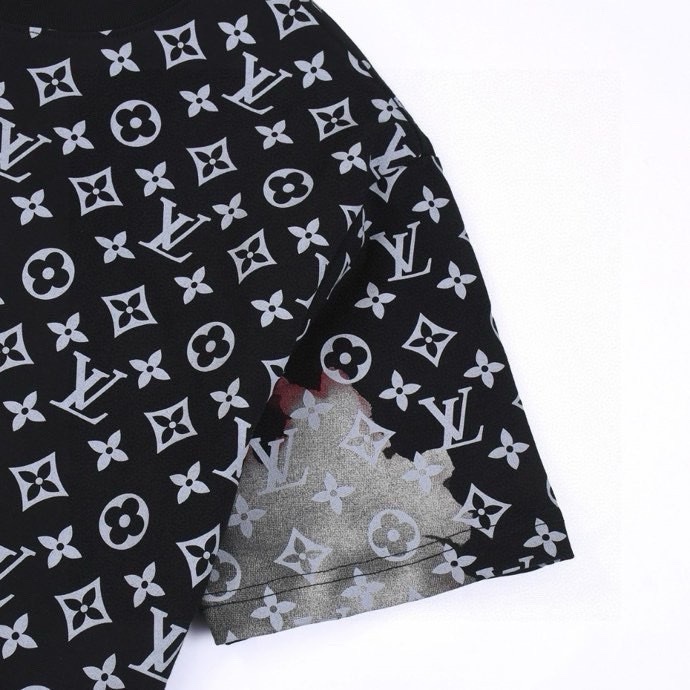 路易威登/Louis Vuitton 春夏新款高端品质 满印字母logo圆领短袖T恤