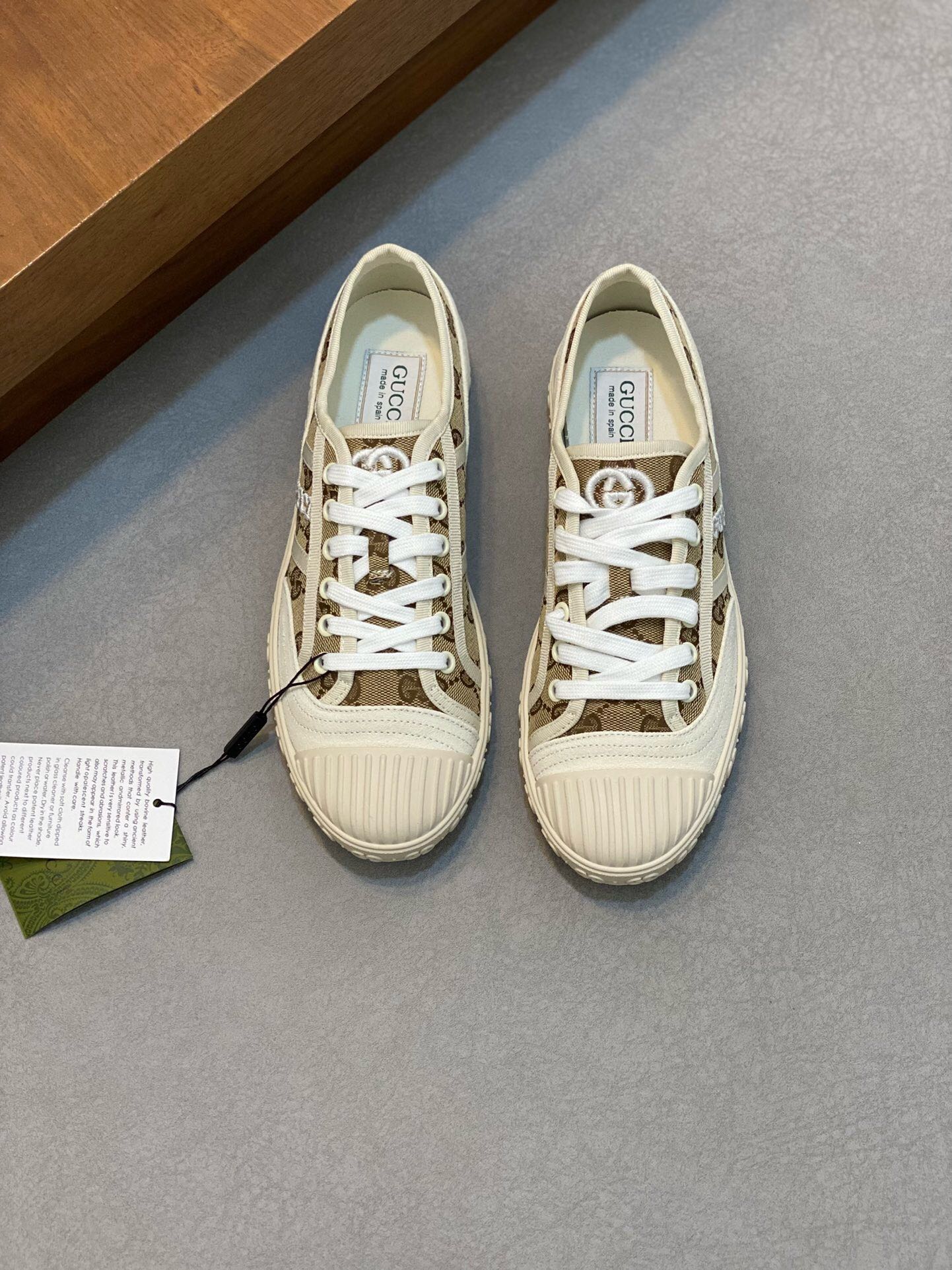 NO:218539,Brand G U C C I color original color matching, 35-45 couples model price Material Guqi counter synchronizes new casual shoes!  High quality Top version 1:1 production top purchasing agent ancient street frying couple upper imported from Italy custom G logo fabric, trendy and comfortable sole original special original sole, exclusive movable molding sole super comfortable, original order goods, high quality, Guqi casual shoes19860909品牌G U C C I 颜色原版配色 码数35-45情侣款 价格 材质古奇专柜同步新品休闲鞋！高品质 顶级版本1:1制作顶级代购 古 炸街情侣款 鞋面意大利进口定制G标志布面料,潮时尚舒适 鞋底原厂特供原版底,独家活动成型底超级舒适,原厂跟单货,高品质,古奇 休闲鞋,Men's shoes