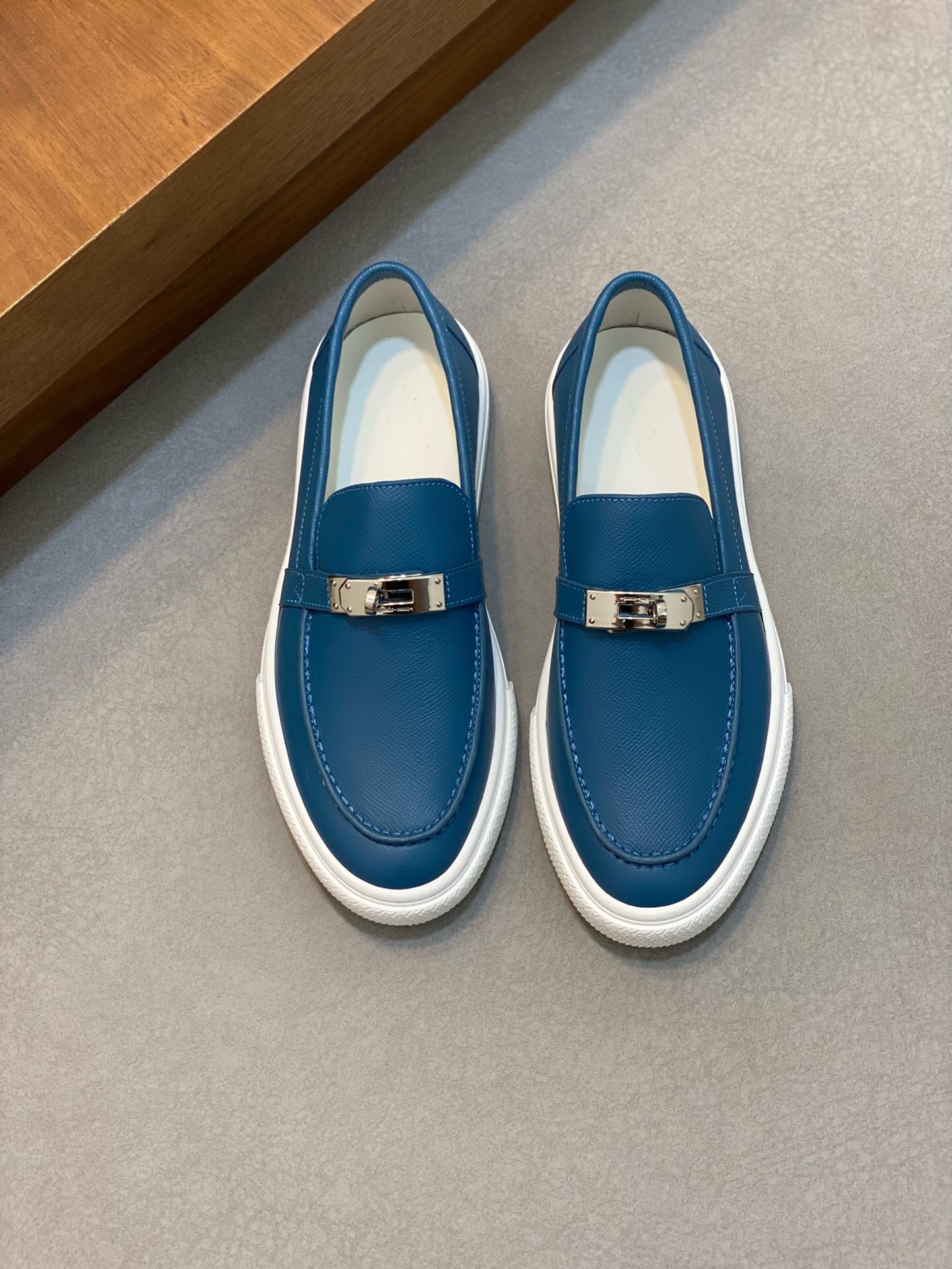 NO:218545,Brand HERMES original color matching, size 39-44 customized 38.45 price, material, new style of Hermes, boutique, casual shoes, upper cowhide, full cowhide, footbed cowhide, inner style, dynamic original, Hermes comfortable sole, simple and generous sports and leisure, Hermes casual shoes, hermes, hermes, cowhide19860909品牌HERMES 颜色原版配色 码数39-44定做38.45 价格 材质爱马仕新款 精品 休闲鞋 鞋面牛皮打造全牛皮垫脚牛皮内里版型时尚 动感十足原版 爱马仕舒适大底 简洁大方运动休闲,爱马仕 休闲鞋,hermes,hermes,cowhide,Men's shoes