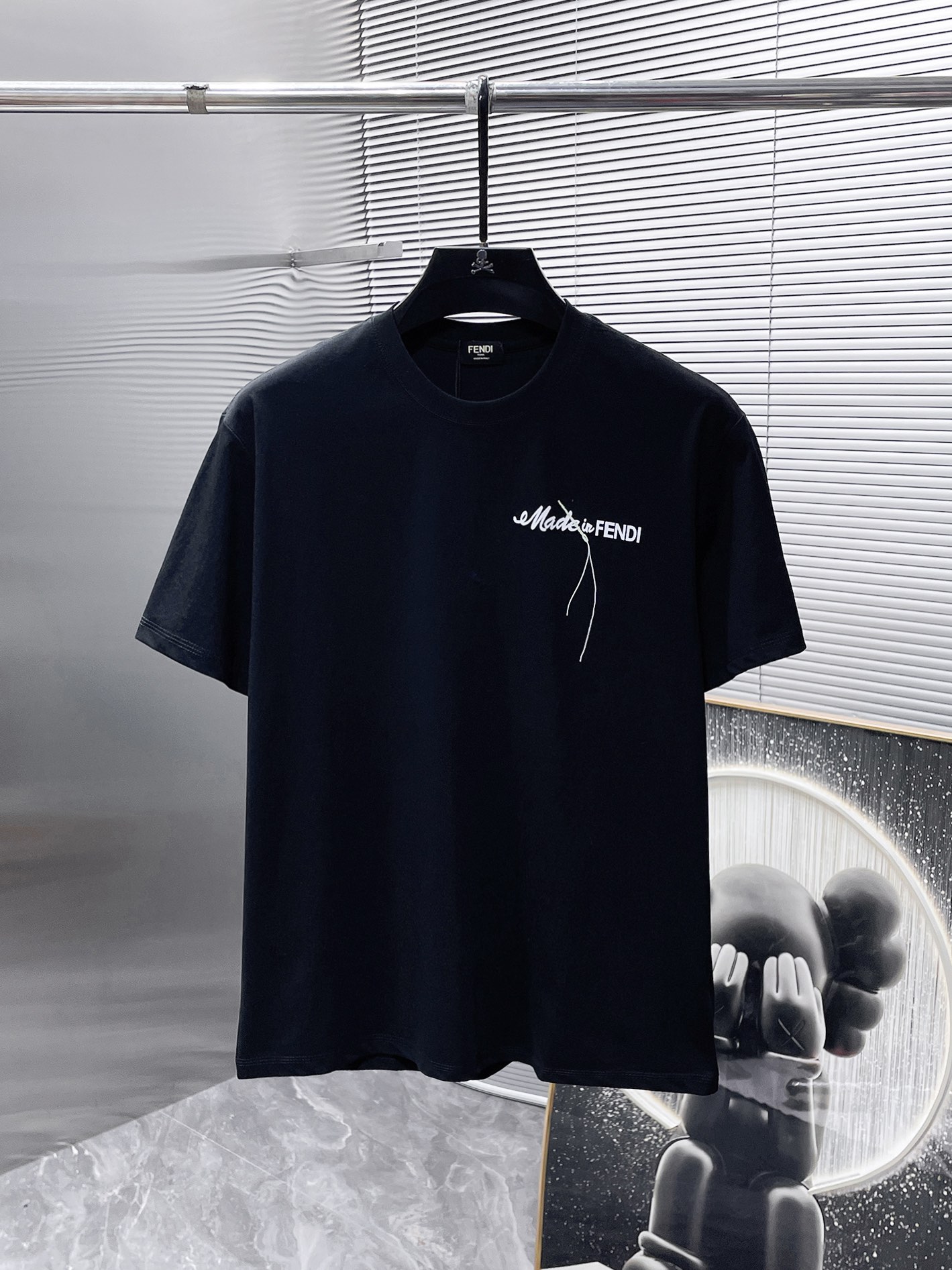 NO:496131,Fendi Fendi New round neck short-sleeved T-shirt T-shirt half-sleeved, high-end version!  Customized fabrics for counters are breathable and comfortable, with impeccable details, and the brand element design concept reflects high quality. The feel is delicate and soft!  It is casually cut, with a great upper body style!  S-5XL. Wearing L maximum wear about 230 catties exclusively available, fendi, fendi, fendi, T-shirt, tees, t-shirt, alexander wang19860909芬迪 fendi 新款 圆领 短袖 T恤 体恤 半袖 ,高端版本！专柜定制面料 透气舒适度高,细节无可挑剔,品牌元素设计理念,体现高品质.手感细腻柔软！呈现休闲裁剪,上身版型超赞！码数S-5XL.穿L最大穿230斤左右独家专供,,fendi,fendi,T-shirt,tees，t-shirt,alexander wang,Men's clothing