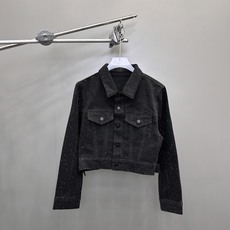 Alexander wang|新款牛仔外套,纯棉牛仔面布,整身重工高温烫钻工艺,短款高腰版型遮肉显腿长,整身重工同色烫钻 Alexander wang|新款牛仔外套,纯棉牛仔面布,整身重工高温烫钻工艺,短款高腰版型遮肉显腿长,整身重工同色烫钻