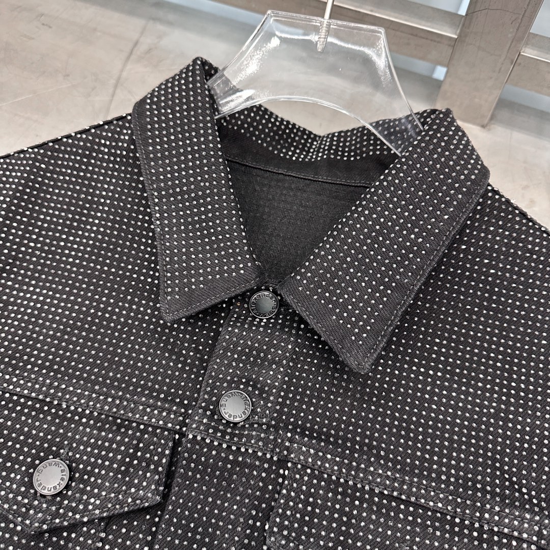 Alexander wang｜新款牛仔外套，纯棉牛仔面布，整身重工高温烫钻工艺，短款高腰版型遮肉显腿长，整身重工同色烫钻