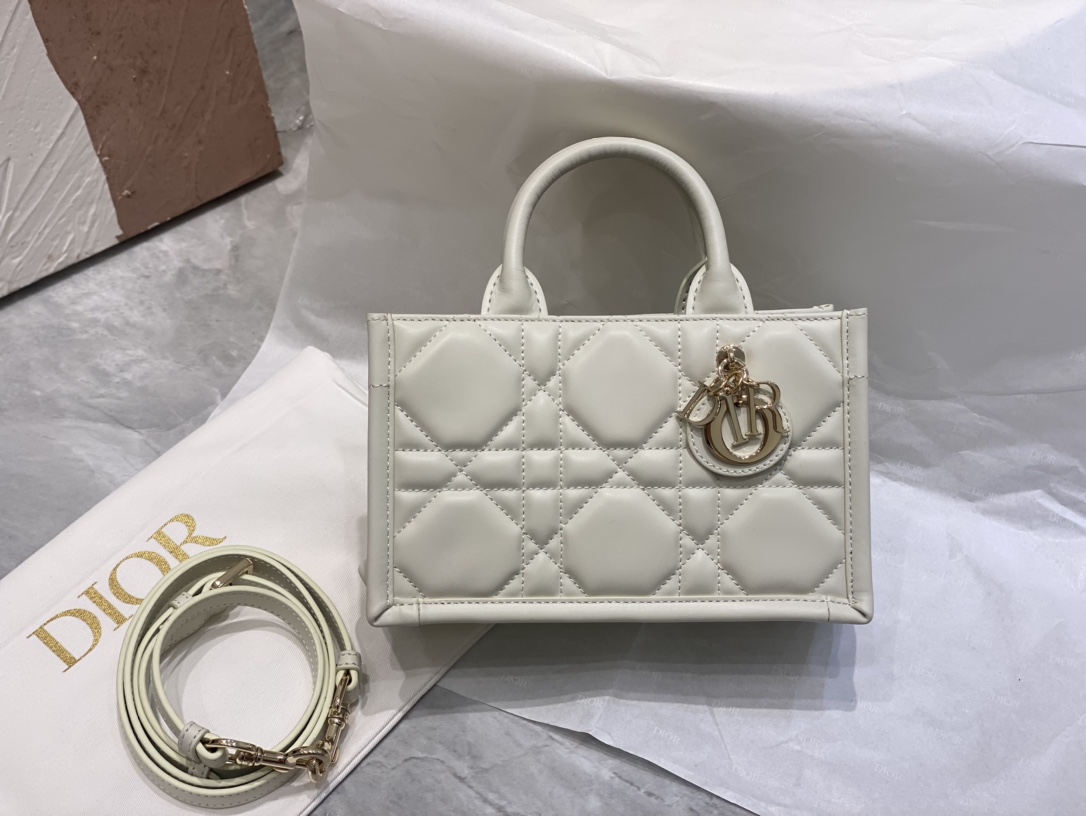 Dior Book Tote Bolsos de mano Bolsos de Tote Oro Blanco Cuero de vaca Mini