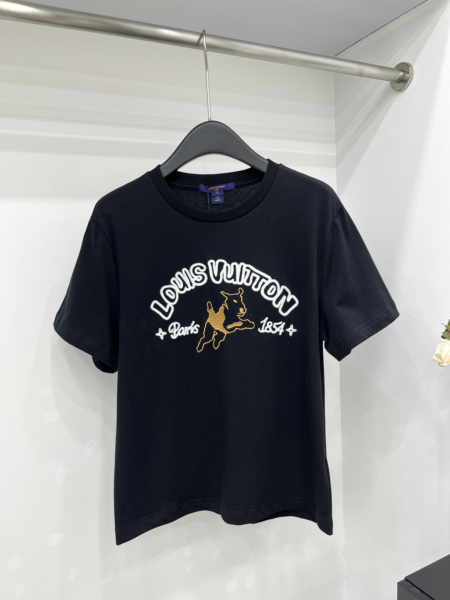 Louis Vuitton Kleding T-Shirt Zwart Borduurwerk Unisex Lente/Zomercollectie