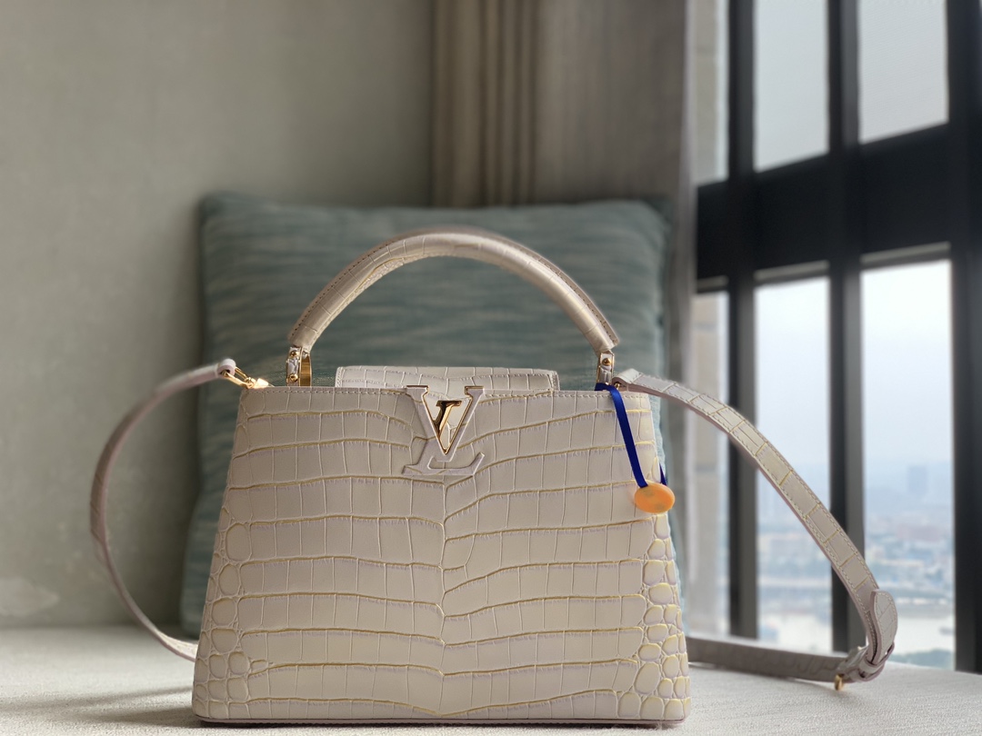 Louis Vuitton Rare pair of LV [CAPUCINES] official sale M98177 gold light pink crocodile pattern gold buckle