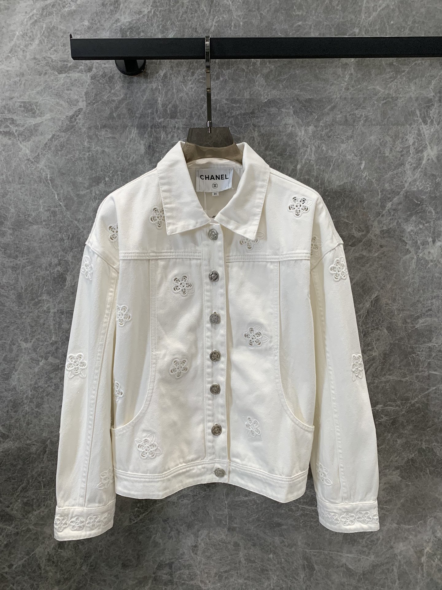 Chanel Alto
 Ropa Abrigos y chaquetas Bordado Colección primavera – verano
