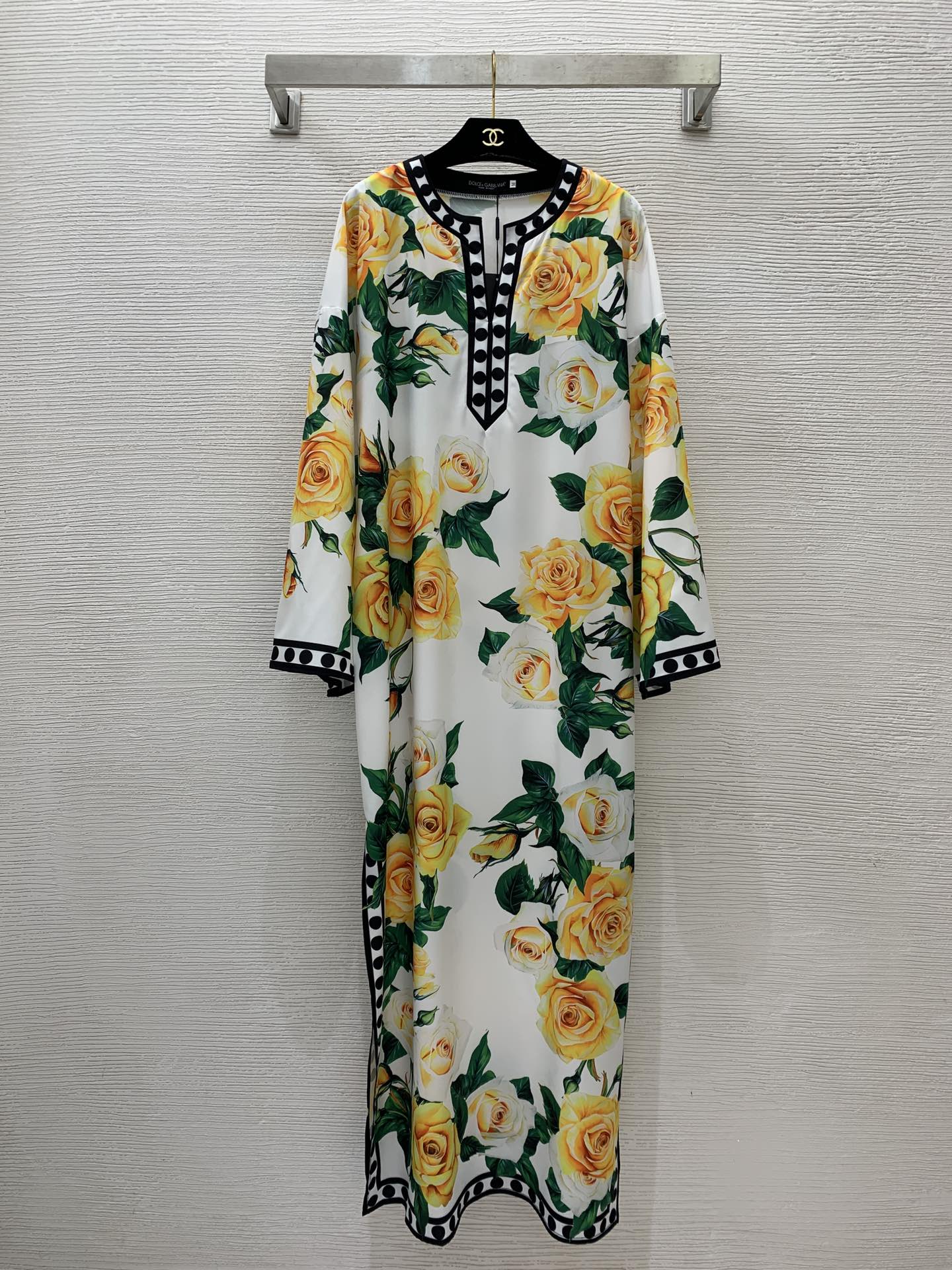 NO:314299,Model number D24050319 Dolce & Gabbana DG's new European and American fashion foreign trade exclusively for long skirts, yellow rose large polka dot printed V-shaped round neck loose H-version wide-sleeved dress!  (M size shoulder width 65, bust 120, sleeve length 47, skirt length 142), Dolce & Gabbana, skirts, alexander wang19860909款号D24050319 杜嘉班纳DG新款欧美时尚外贸专供长裙、黄玫瑰大波点印花V字圆领宽松H版阔袖连衣裙！（M码肩宽65,胸围120,袖长47,裙长142）,,Dolce&Gabbana,skirts,alexander wang,Women's clothing