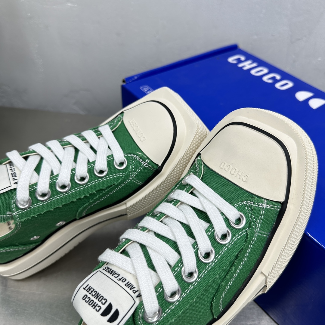Fashion Highlights: Custom Coats and Flashback Shoes Lead Latest Collection - 图片 6