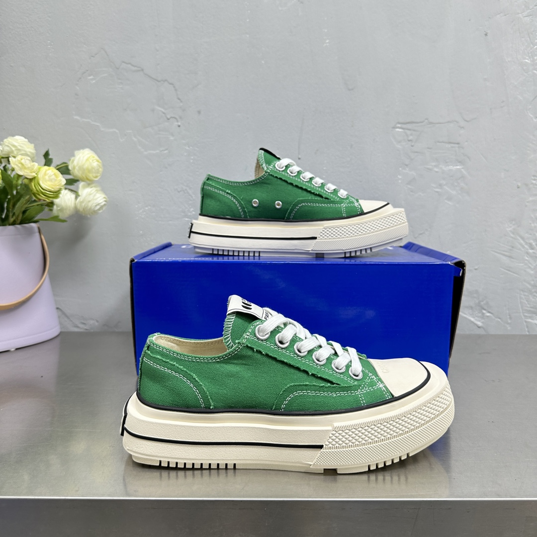 Fashion Highlights: Custom Coats and Flashback Shoes Lead Latest Collection - 图片 9