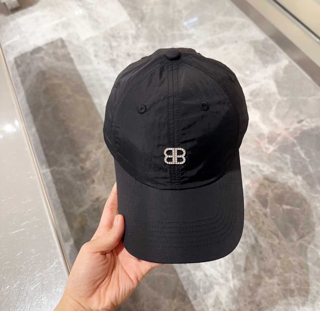 NO:198380,Balenciaga quick-drying equestrian hat quick-drying fabric waterproof and thin~ Both square and round faces are suitable, and the huge face shows small face!  Essential for sun protection against ultraviolet in spring and summer ~ Hat Fisherman's hat Baseball hat Knitted hat, hat, balenciaga, espadrilles, hats19860909巴黎世家 速干马术帽 速干面料防水轻薄~ 方圆脸都合适 巨显脸小！ 春夏遮阳防紫外线必备~帽子渔夫帽棒球帽针织帽,帽子,balenciaga,espadrilles,hats,hat