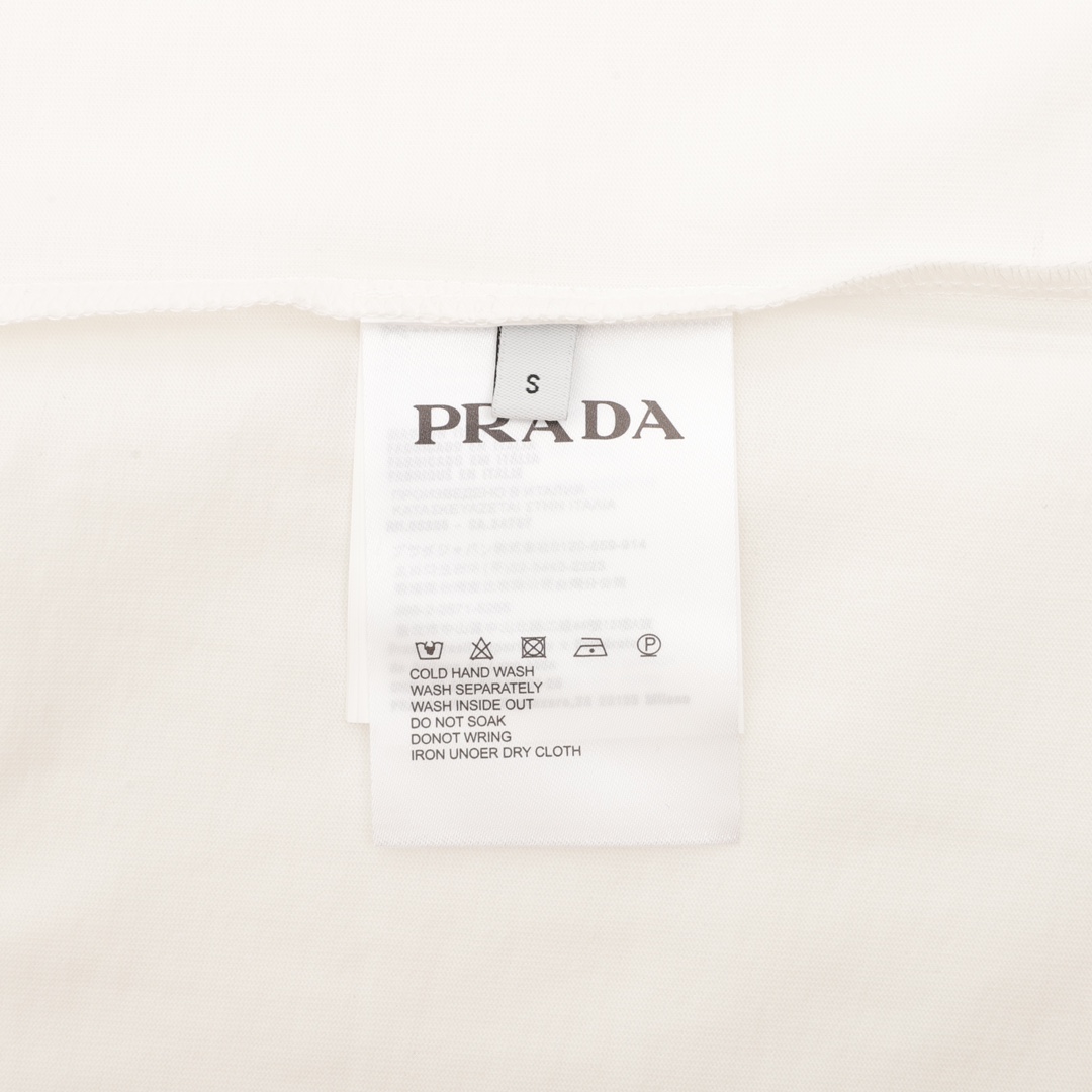 Prada/普拉达 口袋铁牌徽标短袖T恤