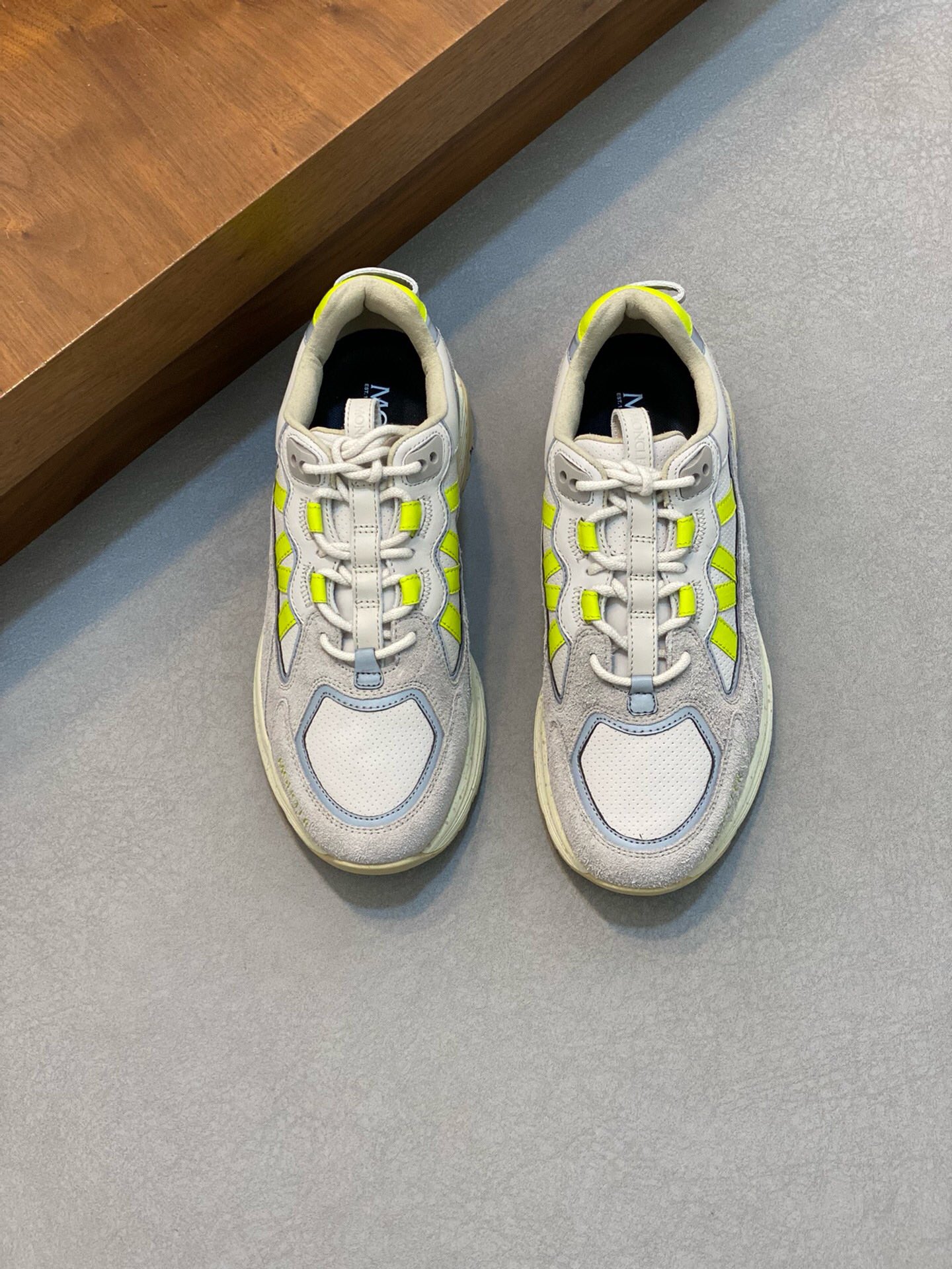 NO:217092,Brand MONCLER original color matching, size 39-44 standard size, price, new material masking products, official website, Moncler masking men's shoes and sneakers, imported fabric, neoprene, various materials are spliced, the upper is designed with shoelaces and rubber inserts, the heel Moncler logo, the outsole is made of TPU   rubber   high elastic rubber foam combination, which has high elasticity and high wear resistance, and improves comfort. It is worth buying whether it is the upper or color design!  , cover-up casual shoes, christian louboutin, Moncler, sneakers19860909品牌MONCLER 颜色原版配色 码数39-44标准码 价格 材质蒙口新品 官网Moncler蒙口男鞋运动鞋,进口布面、氯丁橡胶 各种材质拼接打造,鞋面采用鞋带和橡胶嵌件设计,后跟Moncler标志,大底采用TPU 橡胶 高弹橡胶发泡组合成型,具有高弹性高耐磨性,提高舒适性,无论是鞋面还是颜色设计都值得入手！,蒙口 休闲鞋,christian louboutin,Moncler,sneakers,Men's shoes