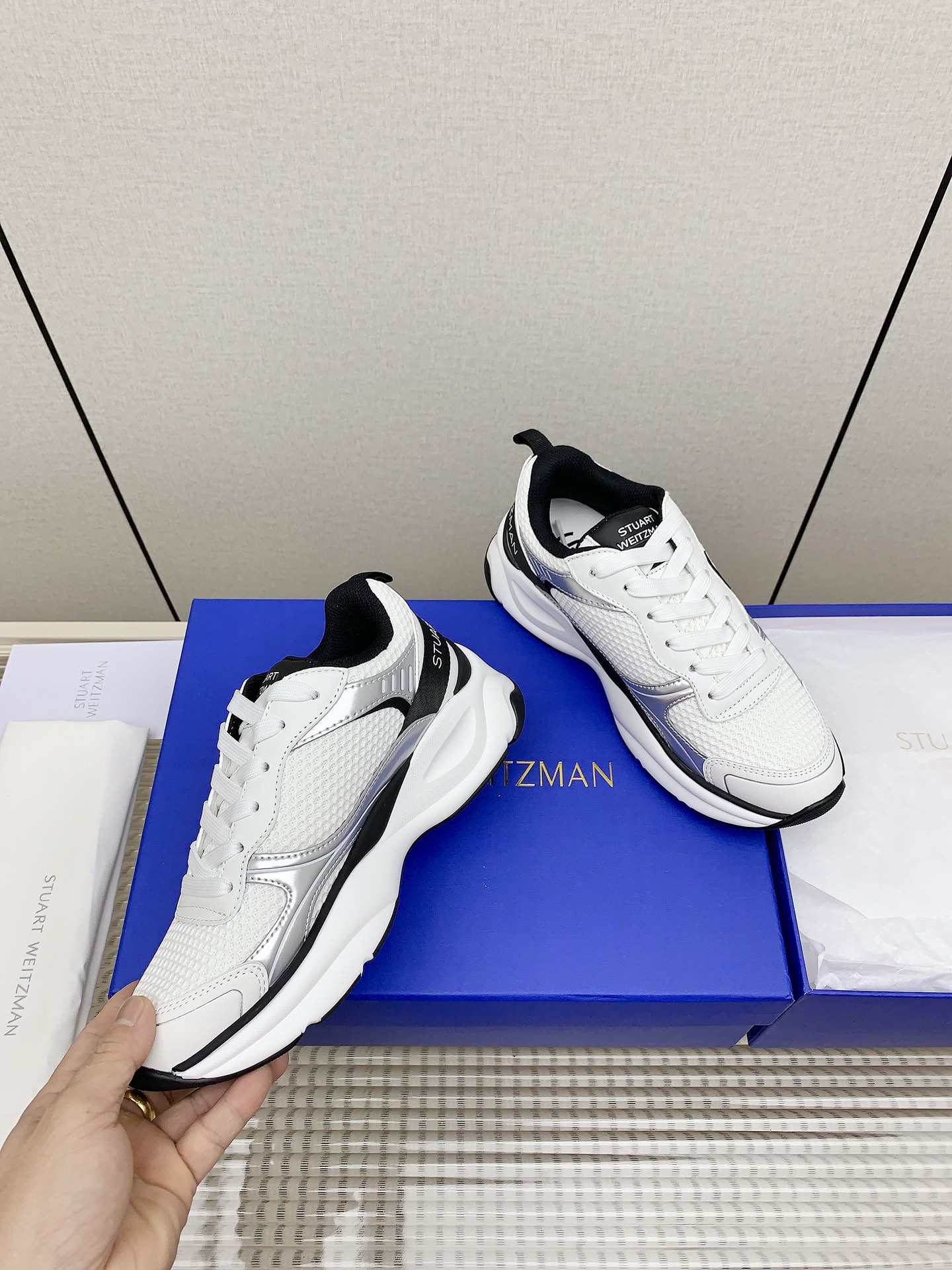Stuart Weitzman Steinman SW Trainer Belt Sneakers: Fashion meets function with comfort and style. - 图片 4