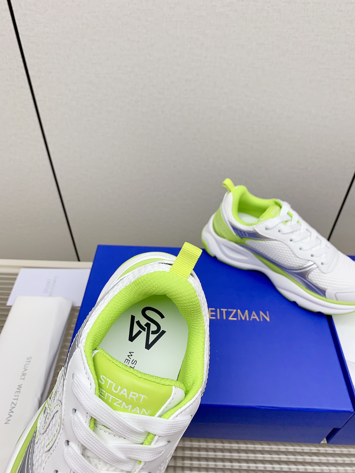 Stuart Weitzman Steinman SW Trainer Sneakers: Fashion meets functionality with comfort and style. - 图片 8