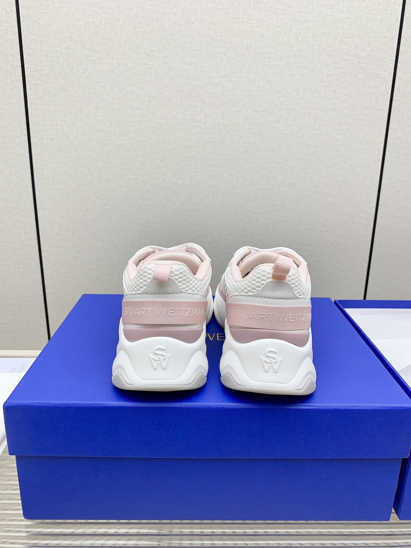 Stuart Weitzman Steinman SW Trainer Sneakers: Fashion meets functionality with comfort and style. - 图片 6