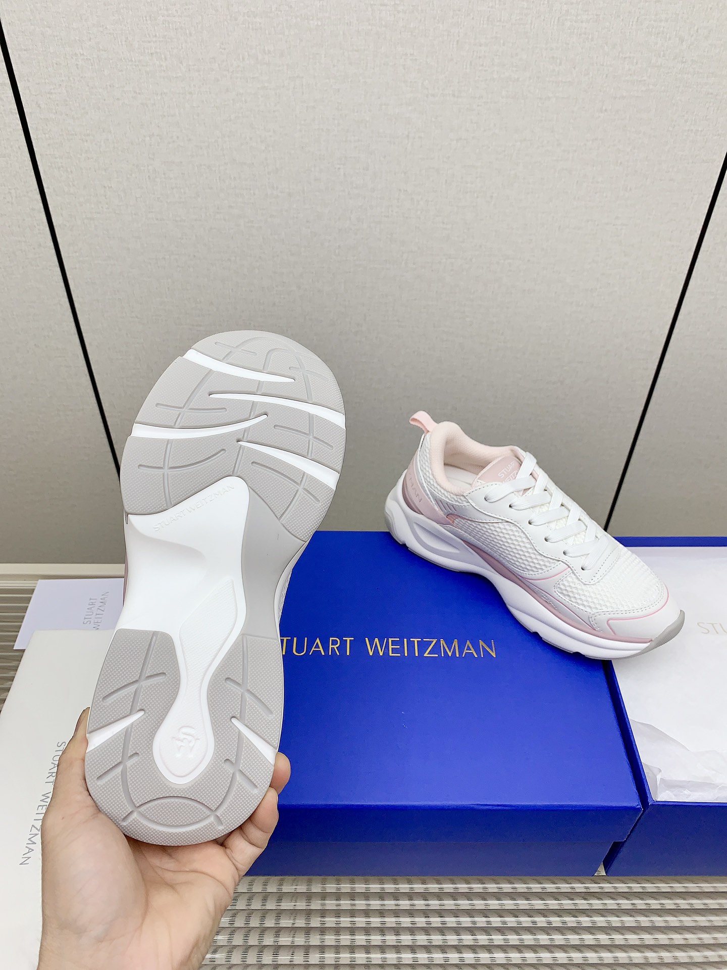 Stuart Weitzman Steinman SW Trainer Sneakers: Fashion meets functionality with comfort and style. - 图片 8