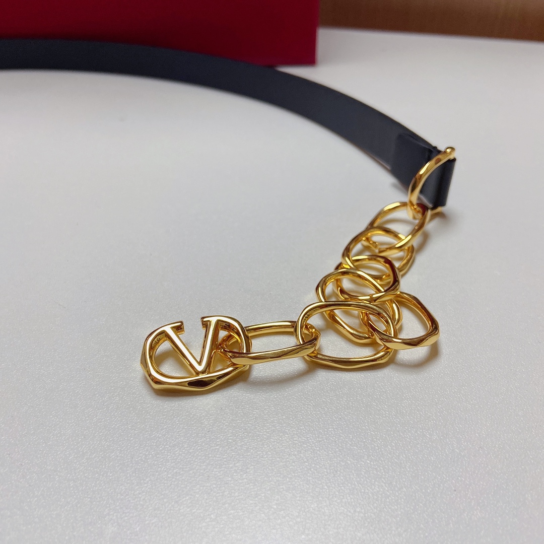 华伦天奴🆕🆕经典V字纯铜五金腰链，奢华高贵气质